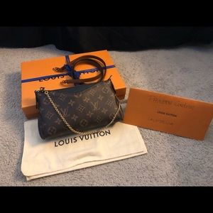 ~SOLD~ Louis Vuitton Palla Clutch Noir